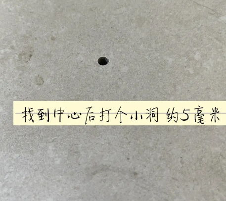 石泉瓷砖空鼓维修公司专业解答在瓷砖铺贴过程中，如果砂料搅拌不均匀，将会带来以下问题